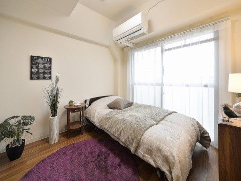 「住宅型有料老人ホーム ガーデンテラス座間」の居室。プライベートの時間を設けている。