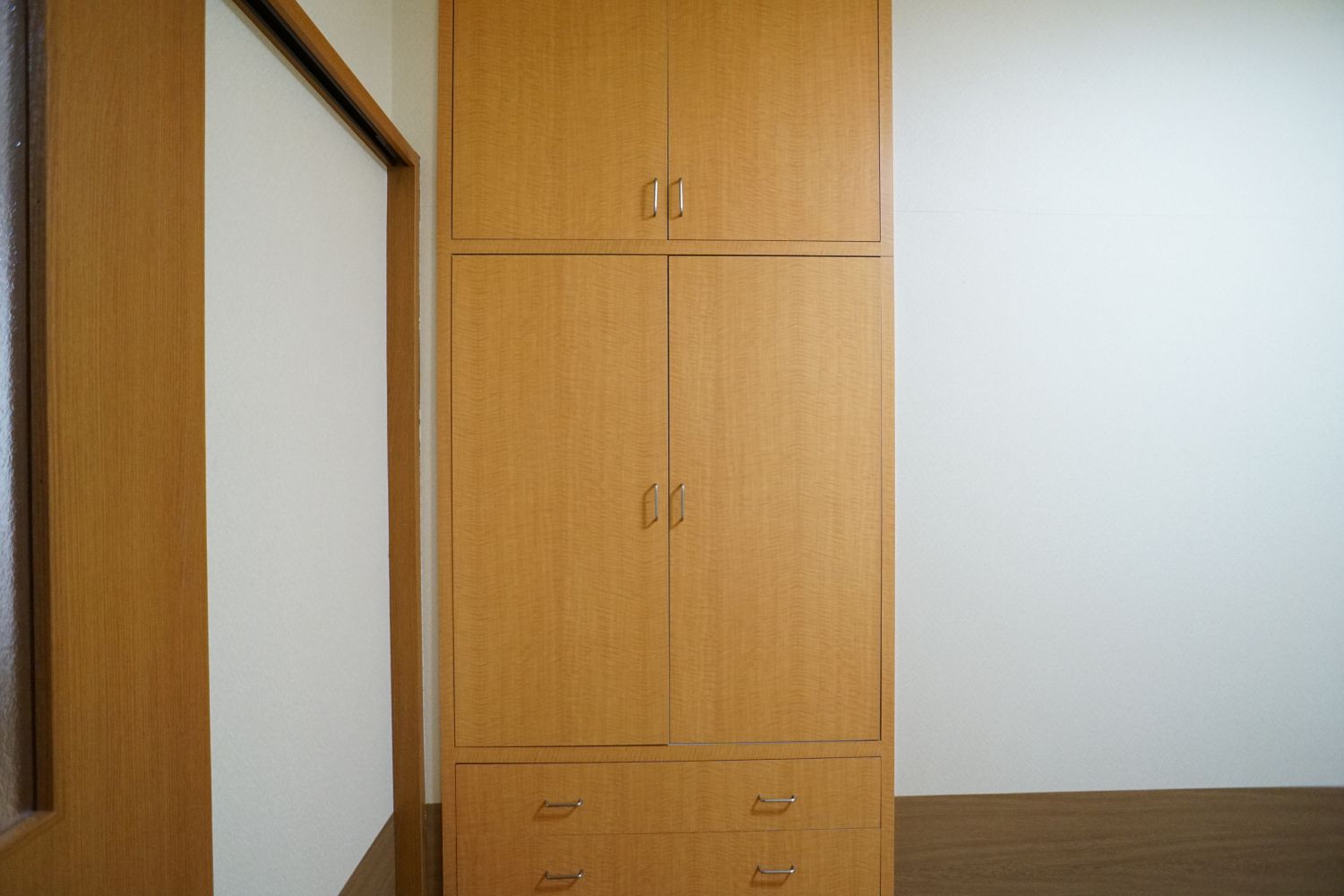 衣類や雑貨を収納するのに必要なクローゼットが置いてある居室