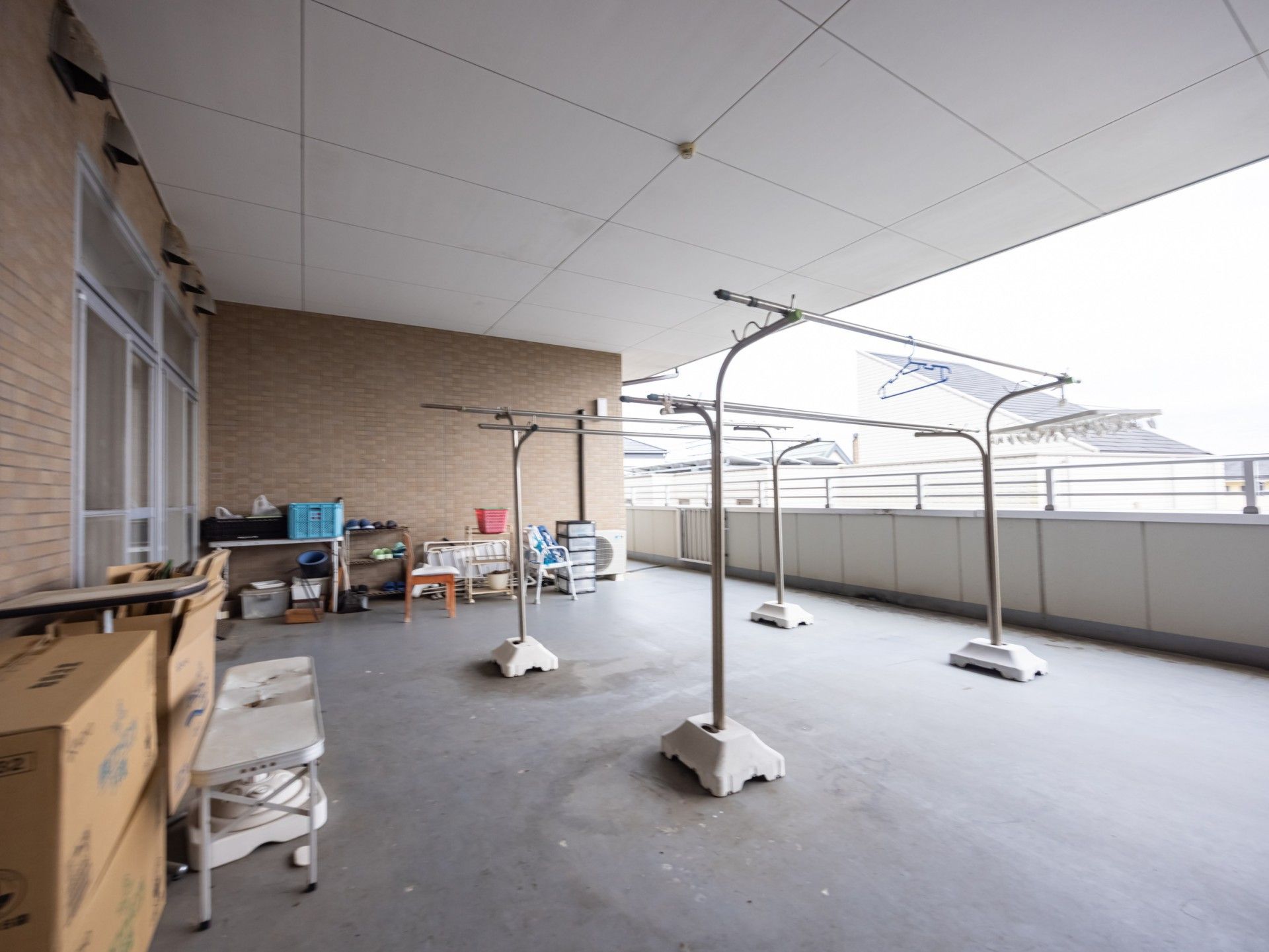 屋外の洗濯物干し場