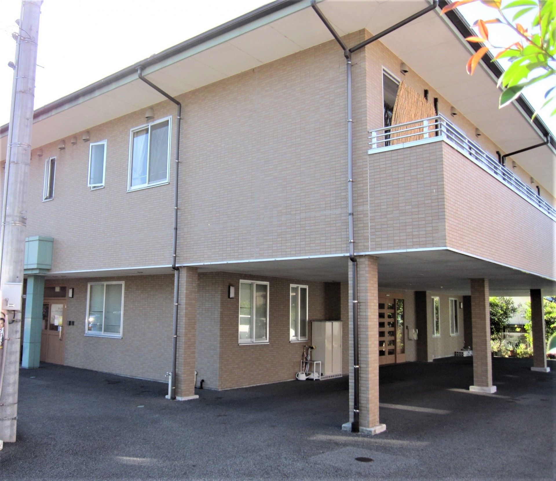 広々とした清潔な外観