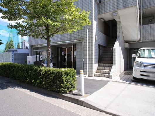 送迎用車両も完備