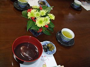 おしること漬物と日本茶