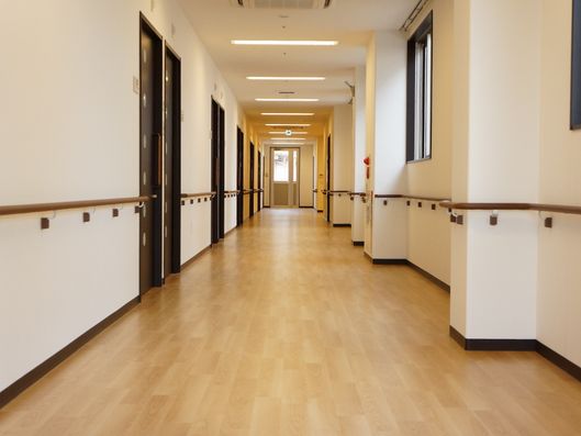 バリアフリーの廊下