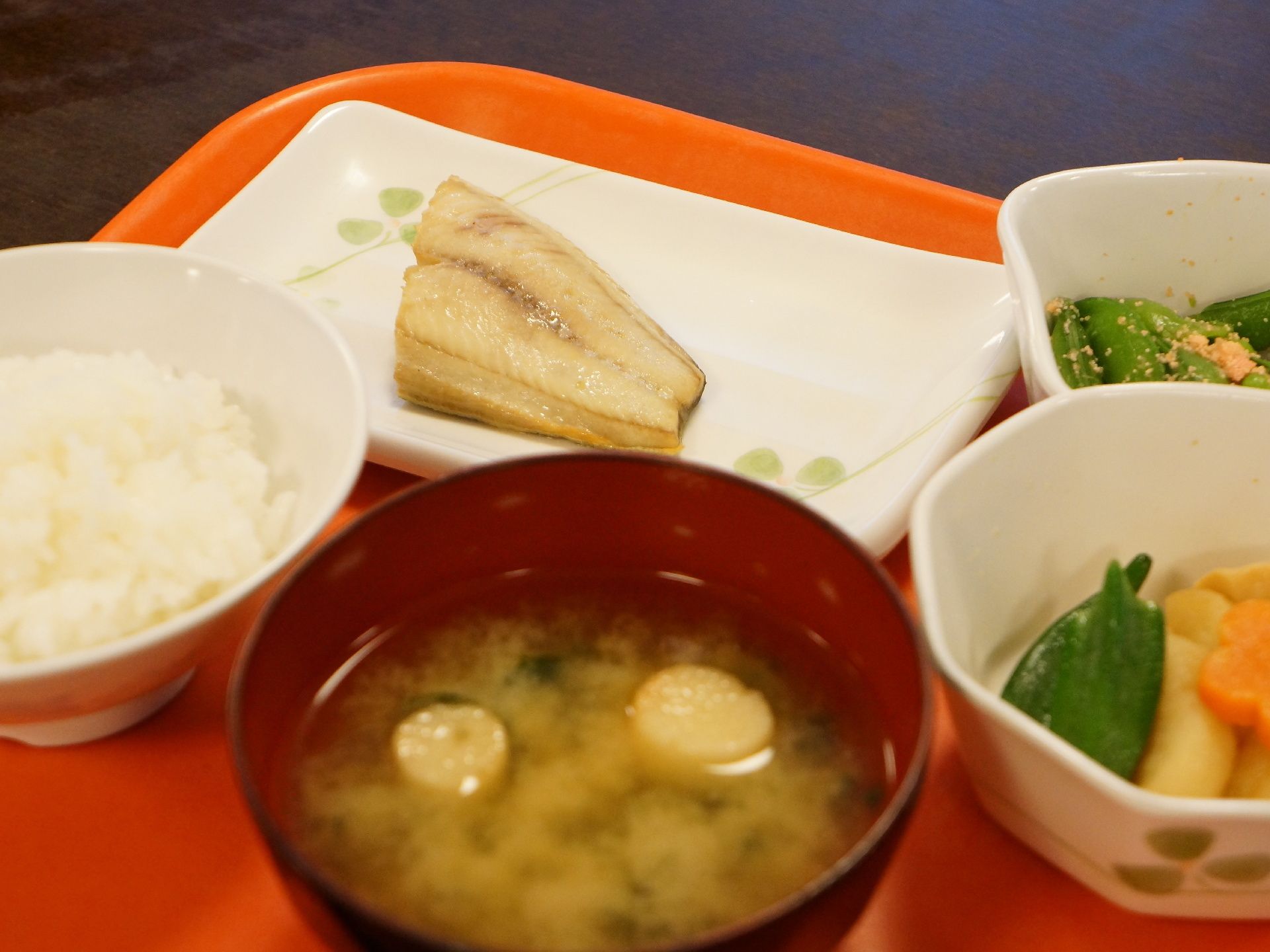 入居者向けに毎日3食の食事が提供されている。また朝食や夕食だけといった、個々のニーズにも応えられようになっている。