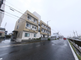雨の日の住宅街の風景