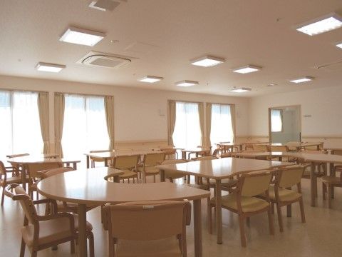 「サービス付高齢者住宅 カーサ・ラ・ヴィーダ川口 アネックス」の内観。デイサービス隣接。