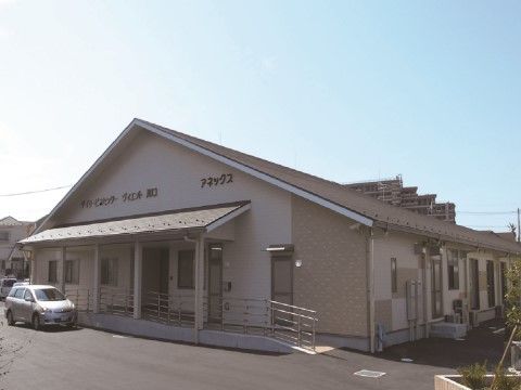 「サービス付高齢者住宅 カーサ・ラ・ヴィーダ川口 アネックス」の外観。オールバリアフリー。