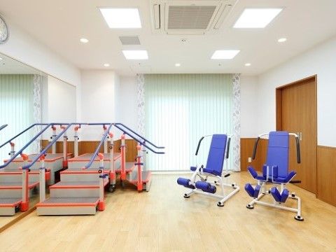 「ニチイホーム 朝霞」の機能訓練室。身体機能の維持・向上に。