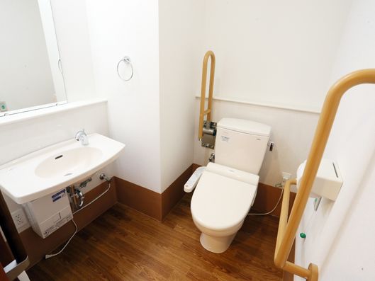 洗面台スペース付き居室内のトイレ