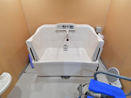 入浴用介助器具がある浴室