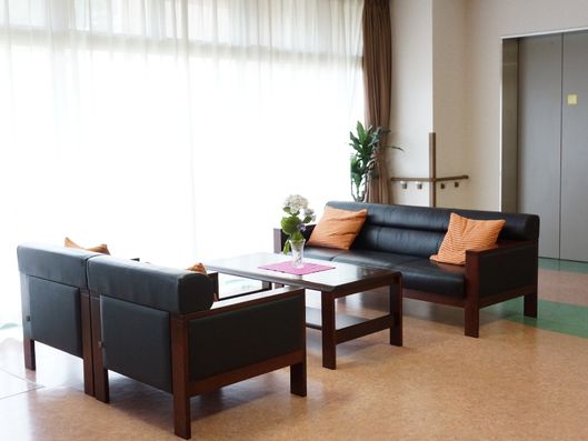 テーブルとソファー