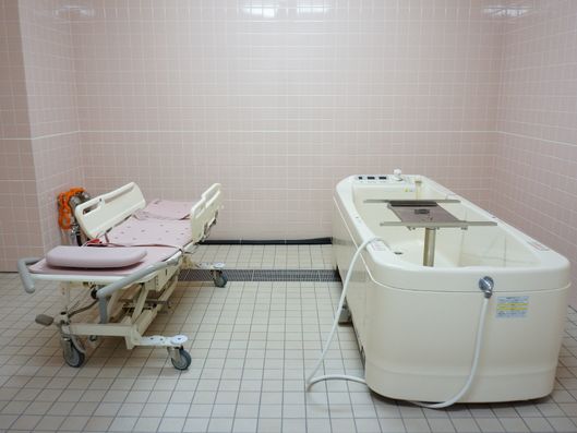 機械浴が設置されたお風呂場