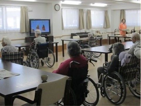 テレビのある共有スペース