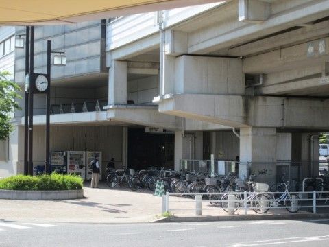 自転車が設置されている駅
