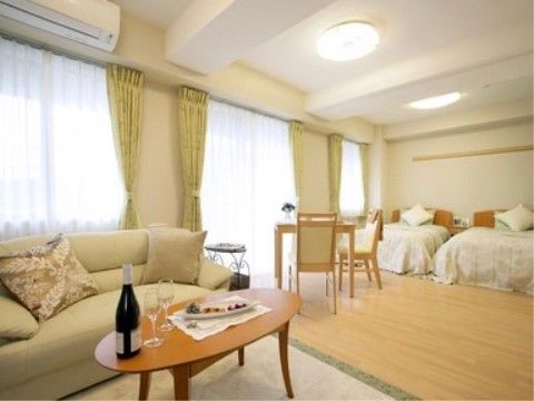 寝室やリビングのある、日当たり抜群の広々とした２人部屋
