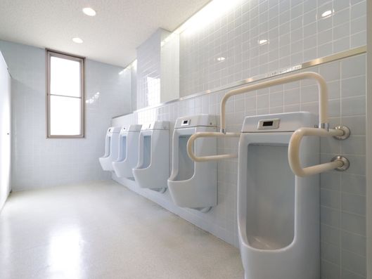 男性トイレ