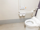 バリアフリー対応のトイレ設備