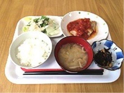 「シルバーピュア松山・衣山」食膳