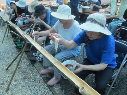 イベントの流しそうめん