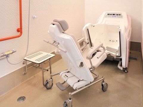 「ここいち「龍ヶ崎B棟」」の介護浴槽。介護浴槽の入浴も用意しているので、安心できる入浴を提供する。
