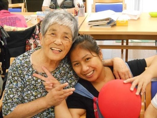 ご入居者様とスタッフ