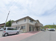 田舎の静かな介護施設の外観
