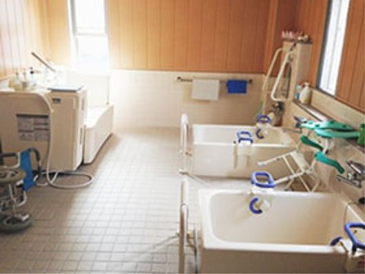 介助用浴槽