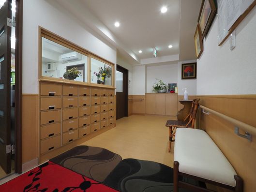 受付とシューズボックス