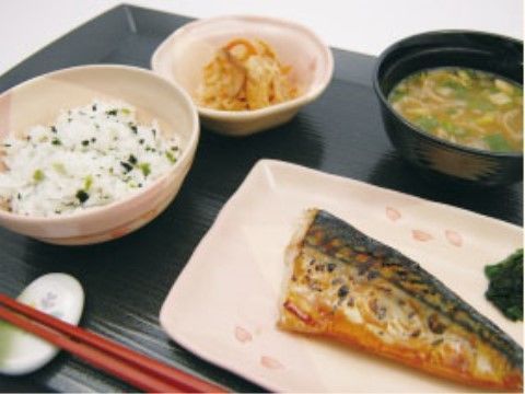 毎日の楽しみの一つであるお食事は、栄養バランスやお好み、体調まで考えてご用意いたします