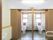 個室のトイレが二つあり、それぞれ手すり、背もたれなどが取り付けてあるので、立ち居が困難な人も利用できる。出てきた先に共有の手洗い場がある。