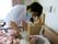 看護師が、入居者様一人一人と話しながら口腔ケアや毎日の健康観察を行う。医療対応体制を充実させている。