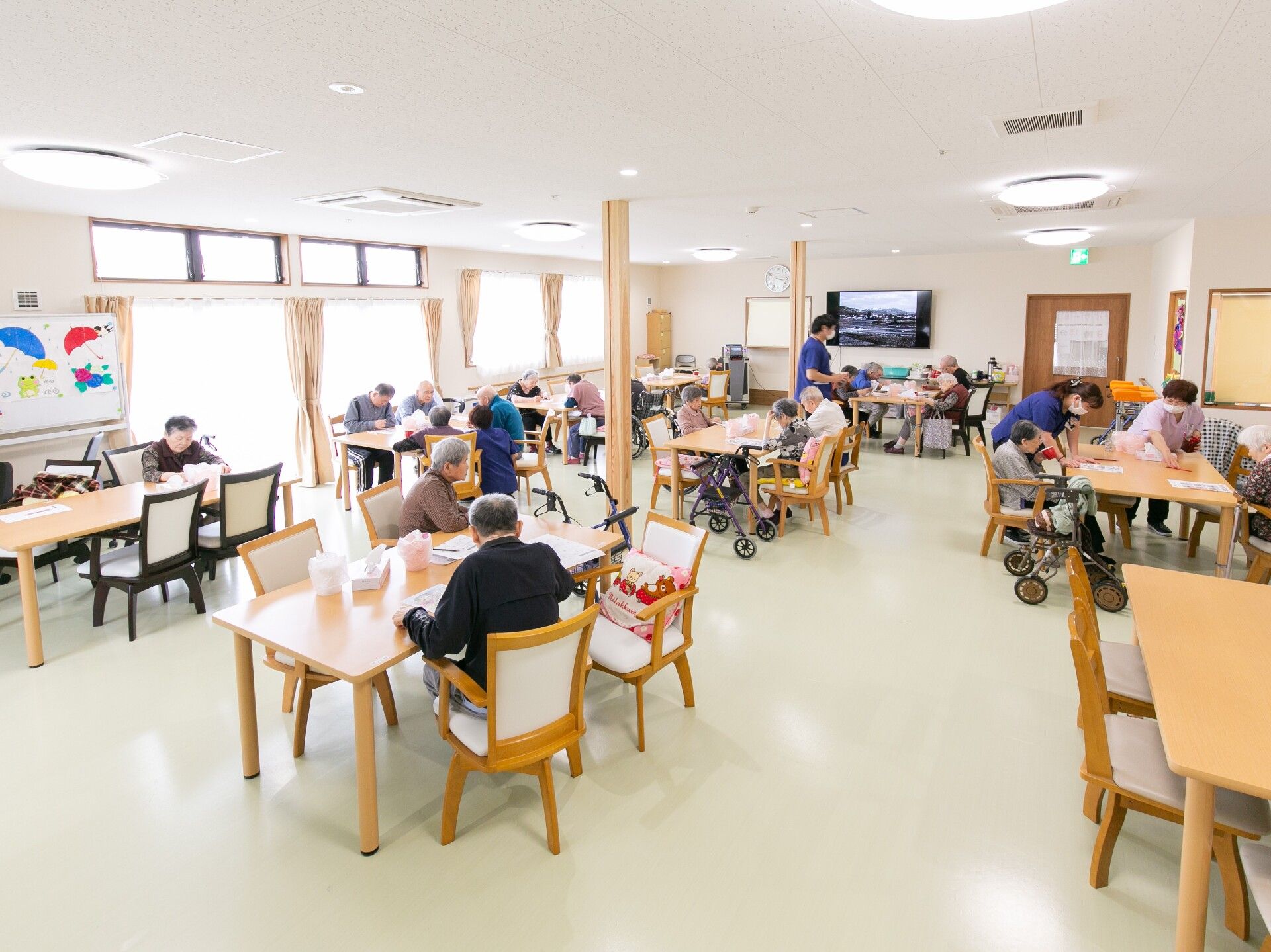 床はクッションフロアシートになっており表面が滑らかになっているため、水分がこぼれた際には容易に拭き取ることができる。