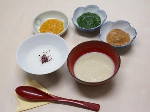 介護度合いに合わせて調理された、彩り豊かなペースト食