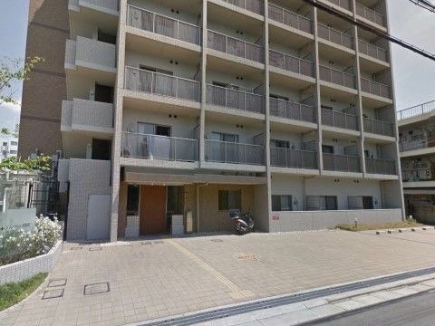 おしゃれなマンション風の外観の当施設は、エントランスのスペースが広くとってあるため、入居者様には車から車椅子で玄関にお入りいただける。