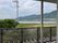 湖と山が見える風景