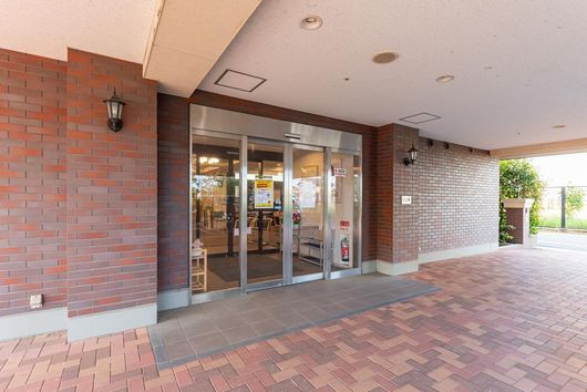 外観エントランス