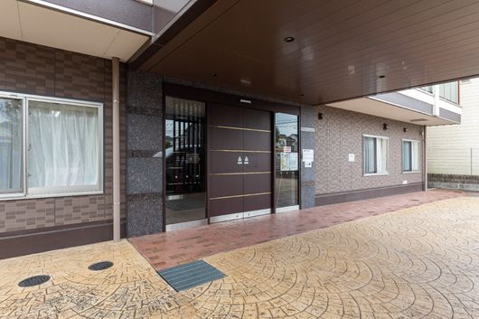 外観エントランス