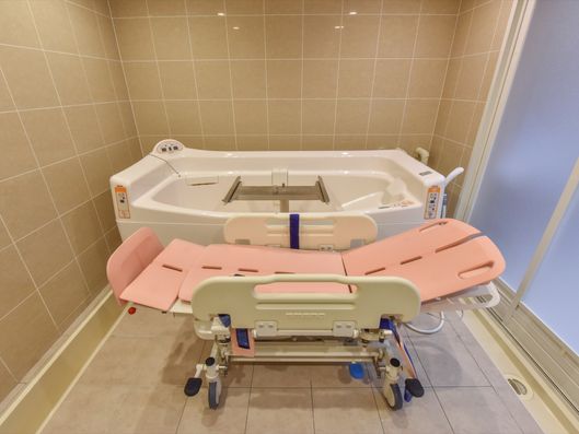 介助機能付き浴槽