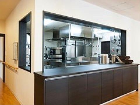 調理器具が設置された厨房