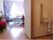 部屋に入ってすぐに右側に手すり付きのトイレが設置されている。部屋には花を飾ったり、入居者様の好みのお部屋にすることができる。