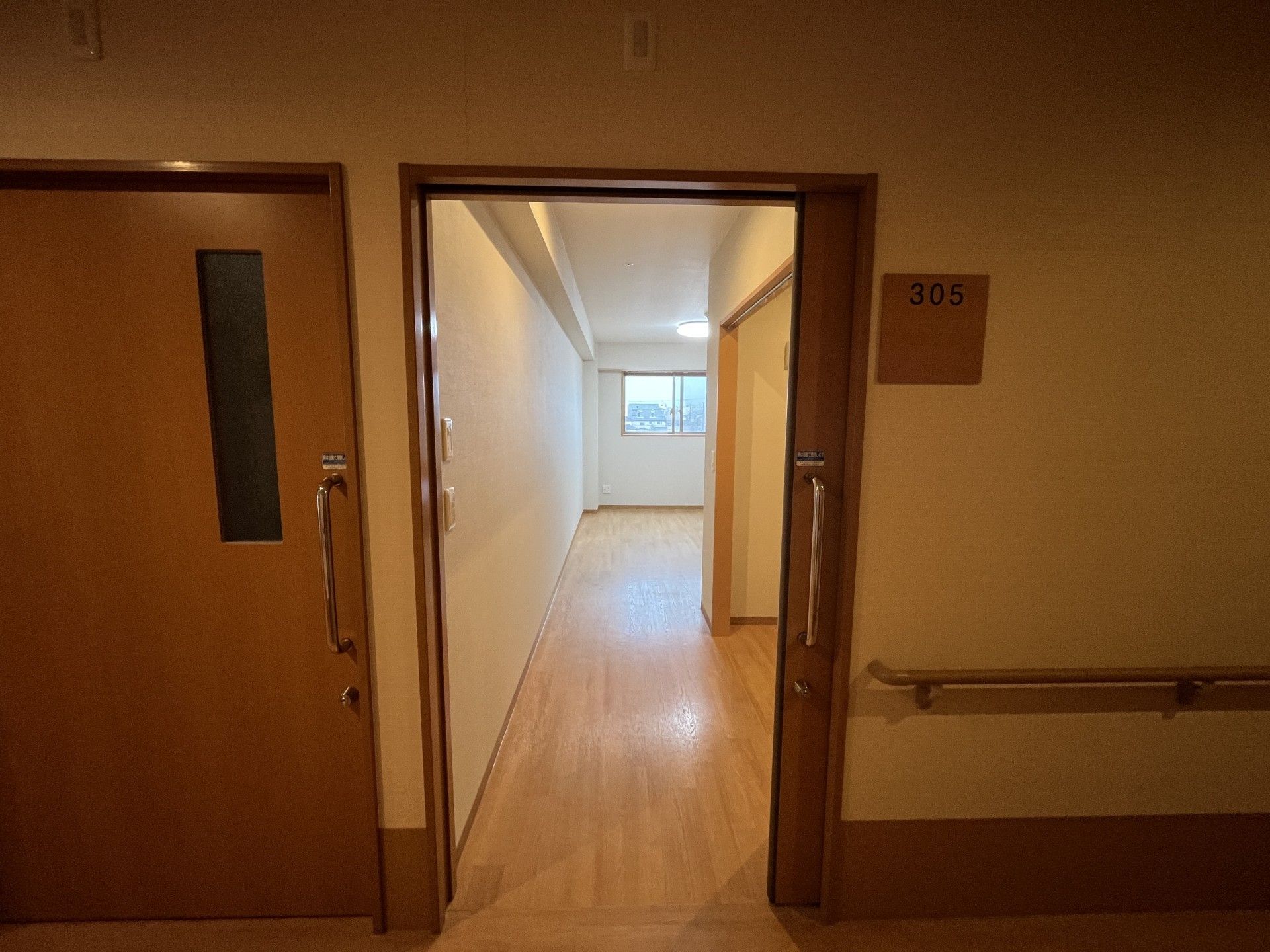305号室の入口