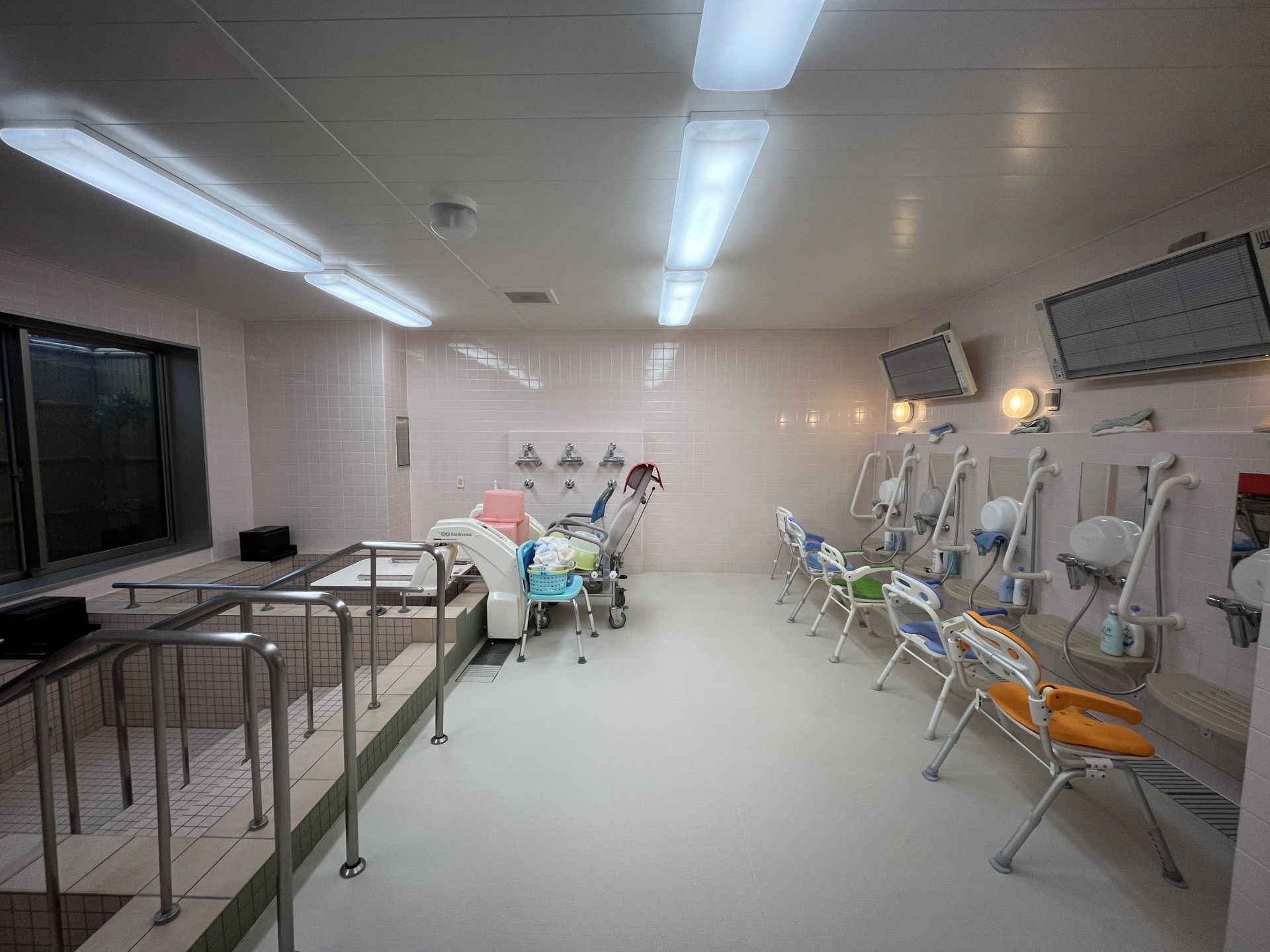 広々とした浴室