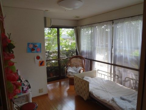 介護ベッドのある居室