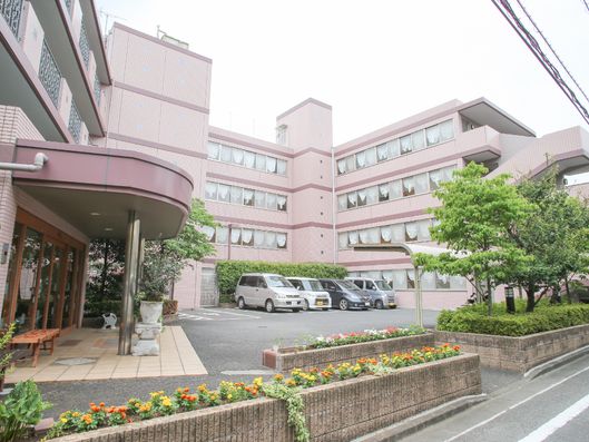 施設駐車場