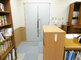 施設内の充実した図書コーナー