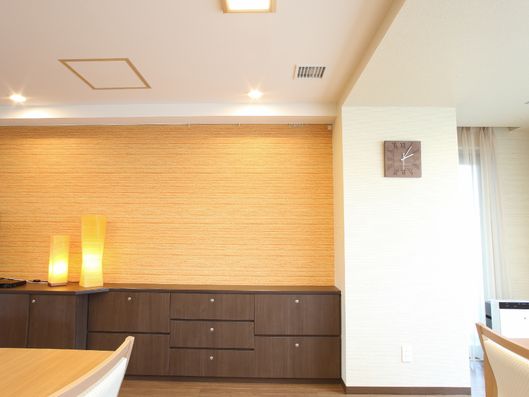 ローボードとテーブル