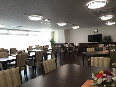 花が設置されている共有スペース