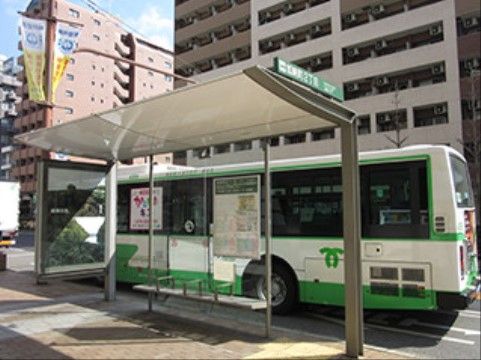 「ライフ＆シニアハウス神戸北野」の周辺環境。加納町２丁目バス停まで徒歩約2分です。