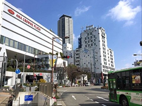 「ライフ＆シニアハウス神戸北野」の周辺環境。新神戸駅前にある、新神戸オリエンタルアベニュー。お買い物に便利です。