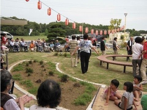 ご家族や地域の方々も集まって行われる、夏祭りのイベント